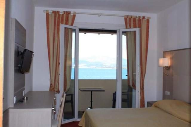 Hotel U Paradisu Портисио Екстериор снимка